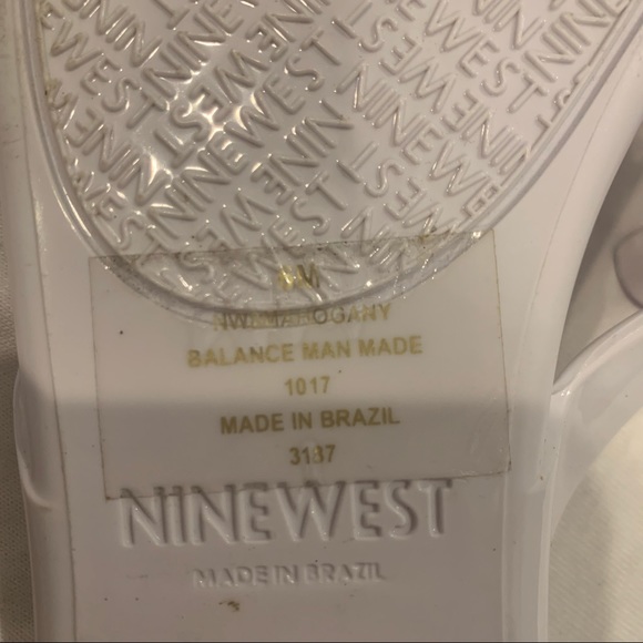 White and gold flower flip flop sandals - Picture 5 of 5